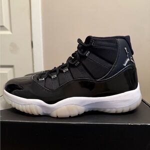 NIKE AIR JORDAN 11 RETRO